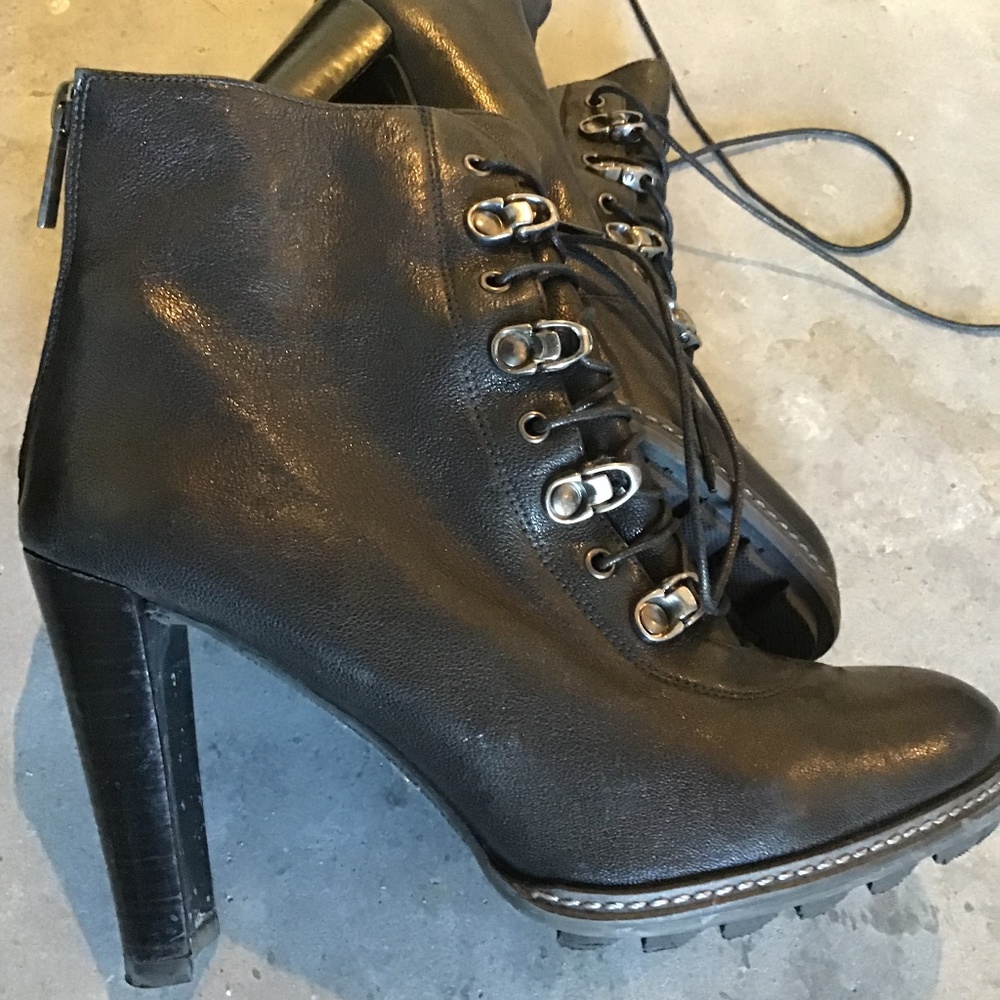 Stuart Weitzman Lace Up Ankle Booties Size 7 - image 1